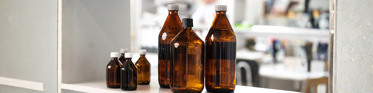 Proceso de inspección de botellas de vidrio